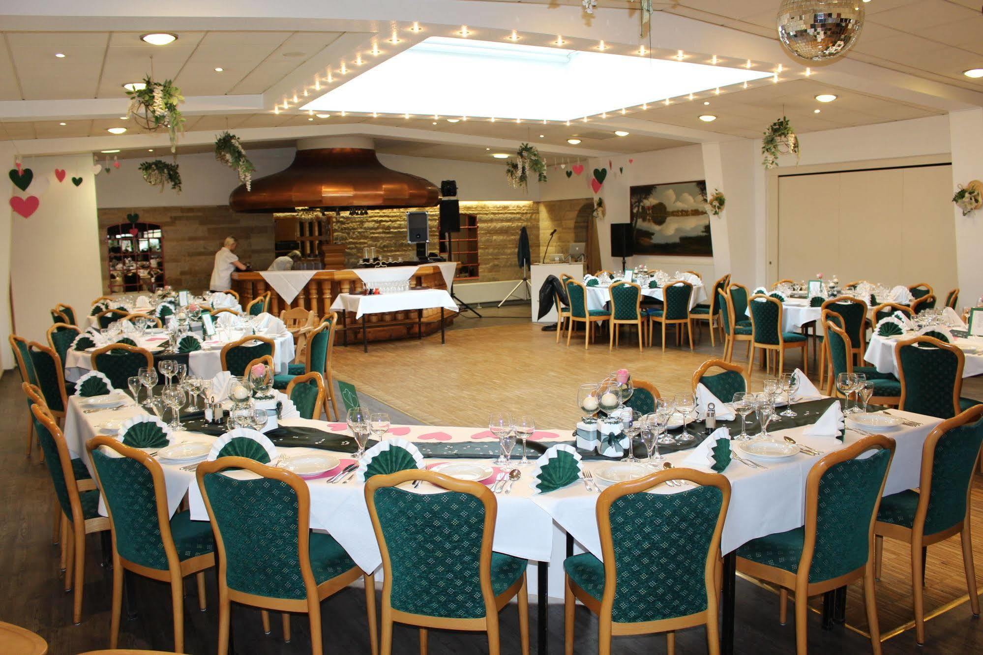 Hotel Carstens Бордесхолм Екстериор снимка
